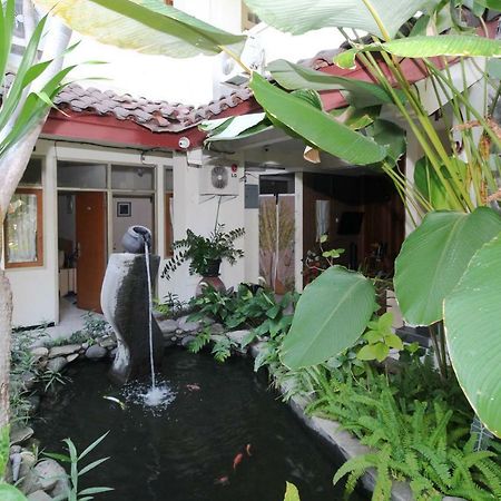 Myzone Homtel Hotell Semarang Exteriör bild