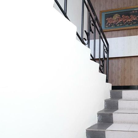 Myzone Homtel Hotell Semarang Exteriör bild