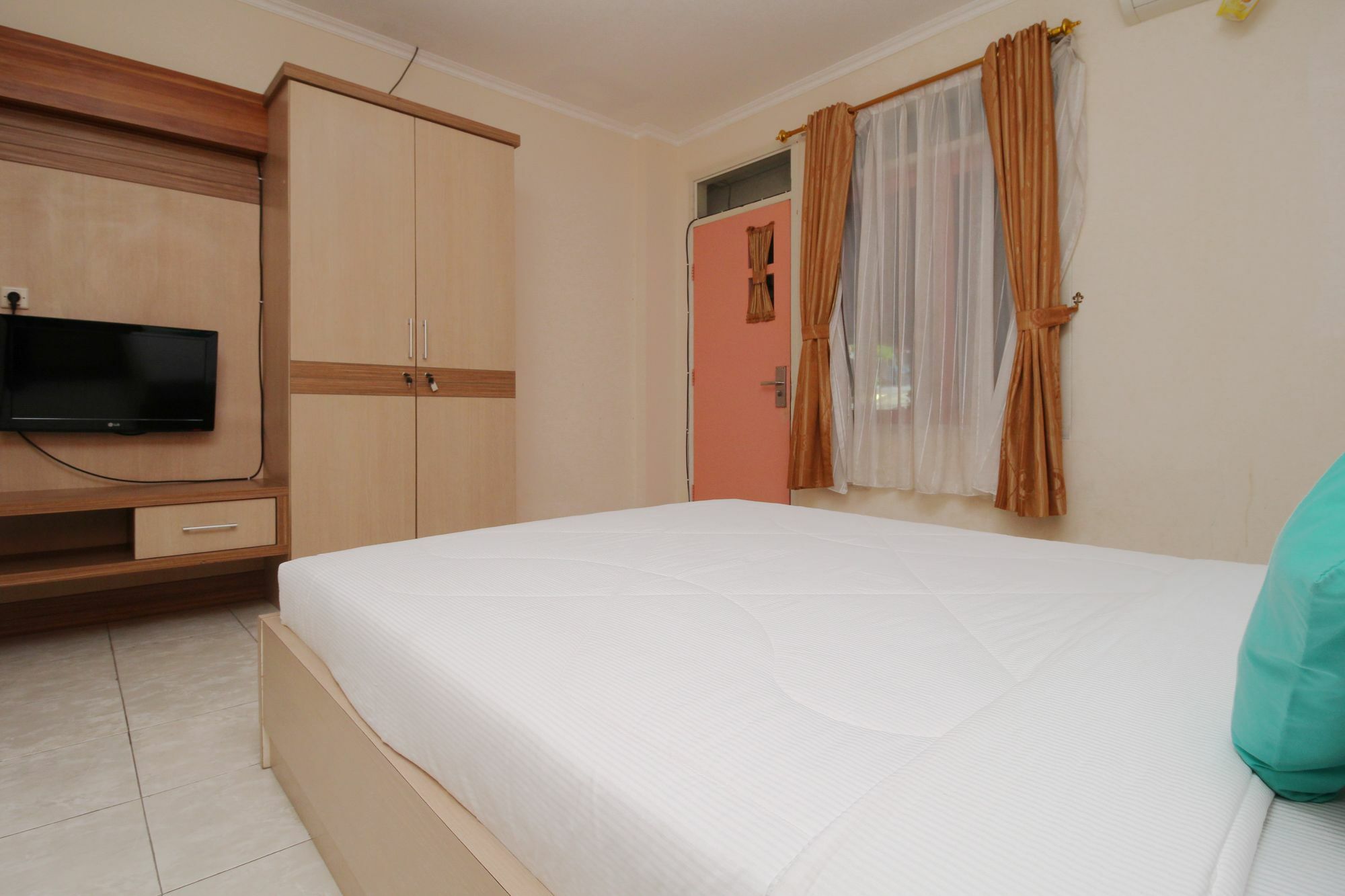 Myzone Homtel Hotell Semarang Exteriör bild