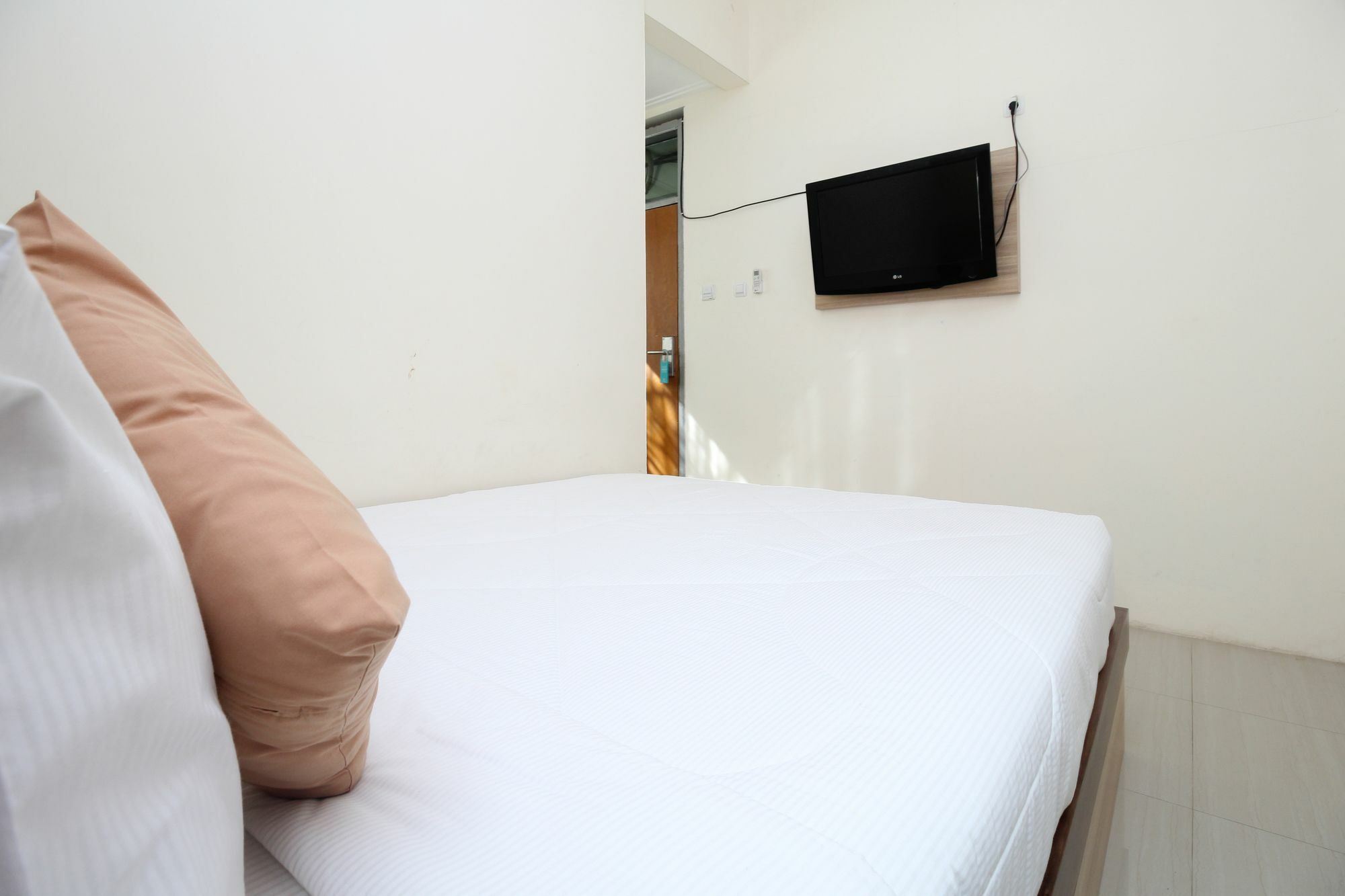 Myzone Homtel Hotell Semarang Exteriör bild