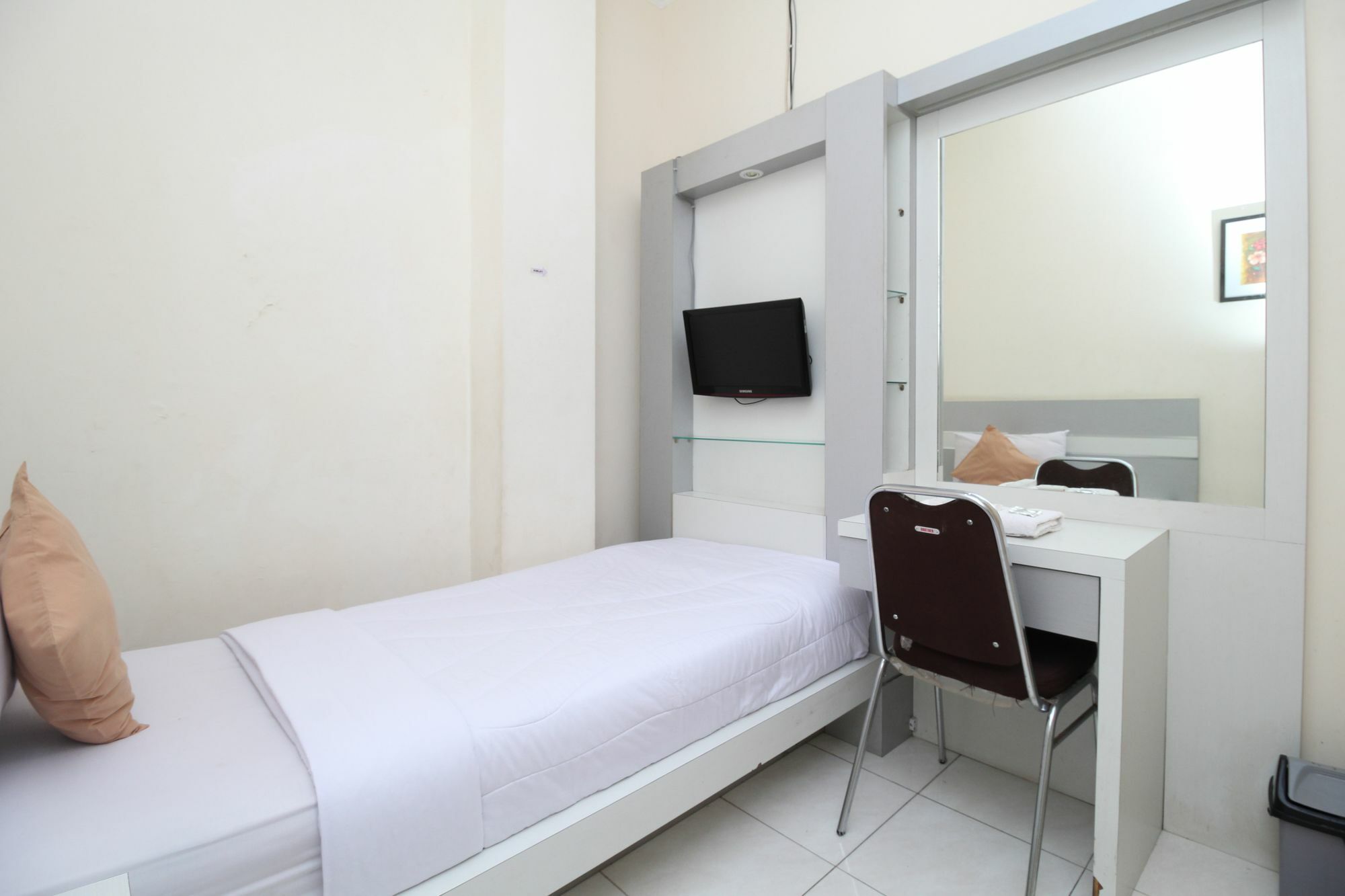 Myzone Homtel Hotell Semarang Exteriör bild