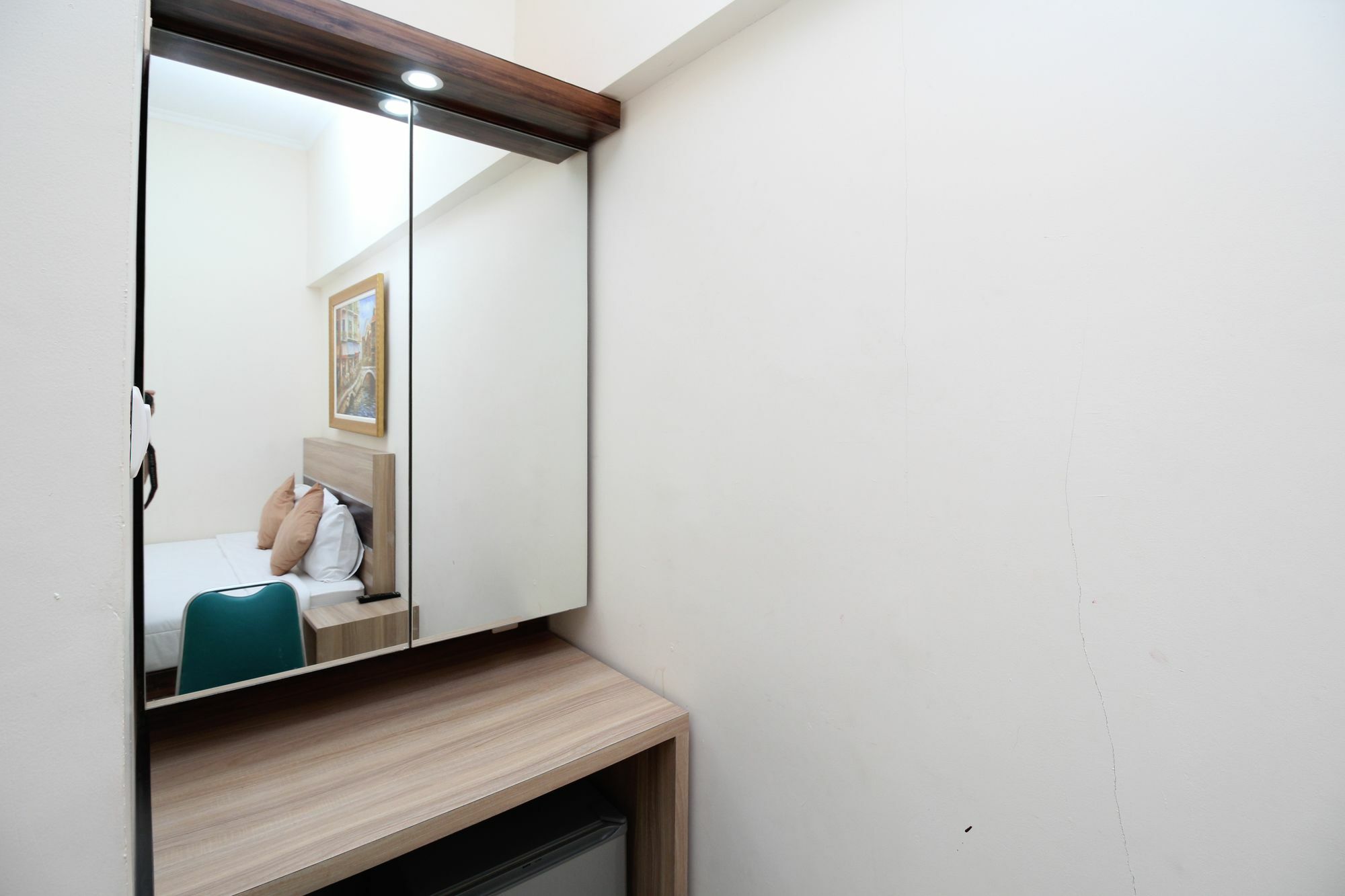 Myzone Homtel Hotell Semarang Exteriör bild