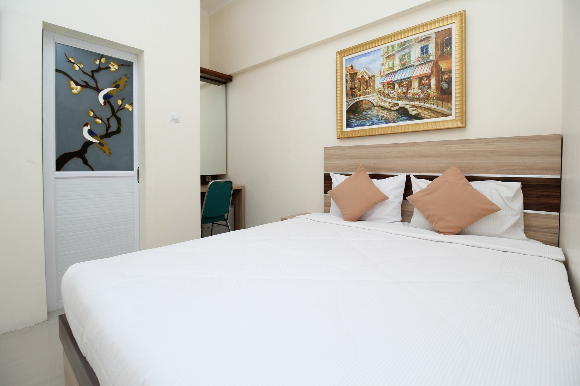 Myzone Homtel Hotell Semarang Exteriör bild