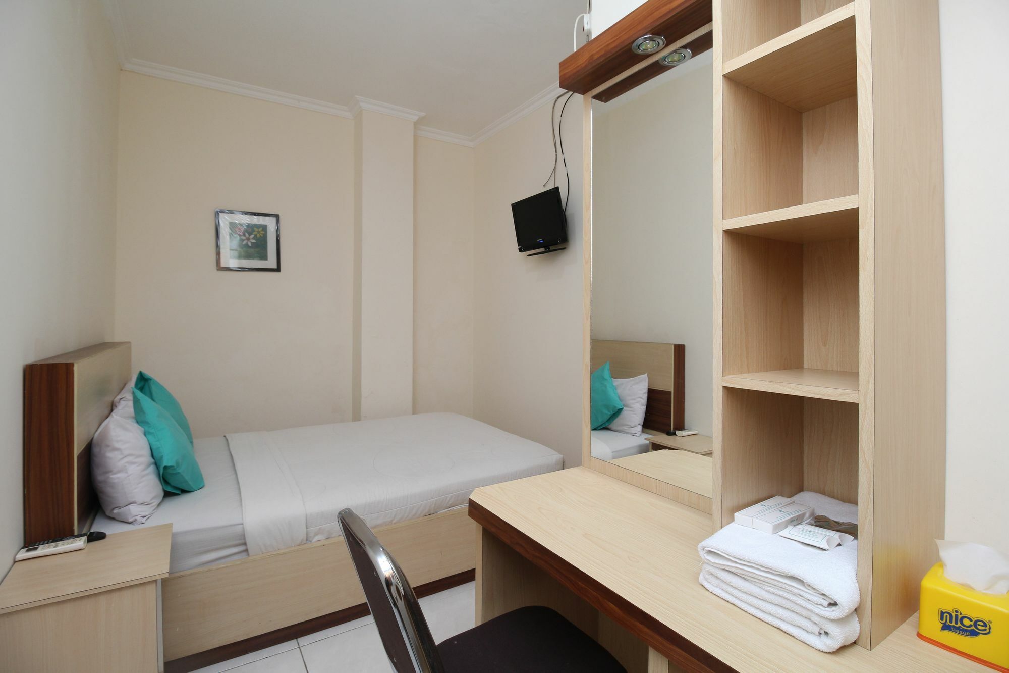 Myzone Homtel Hotell Semarang Exteriör bild