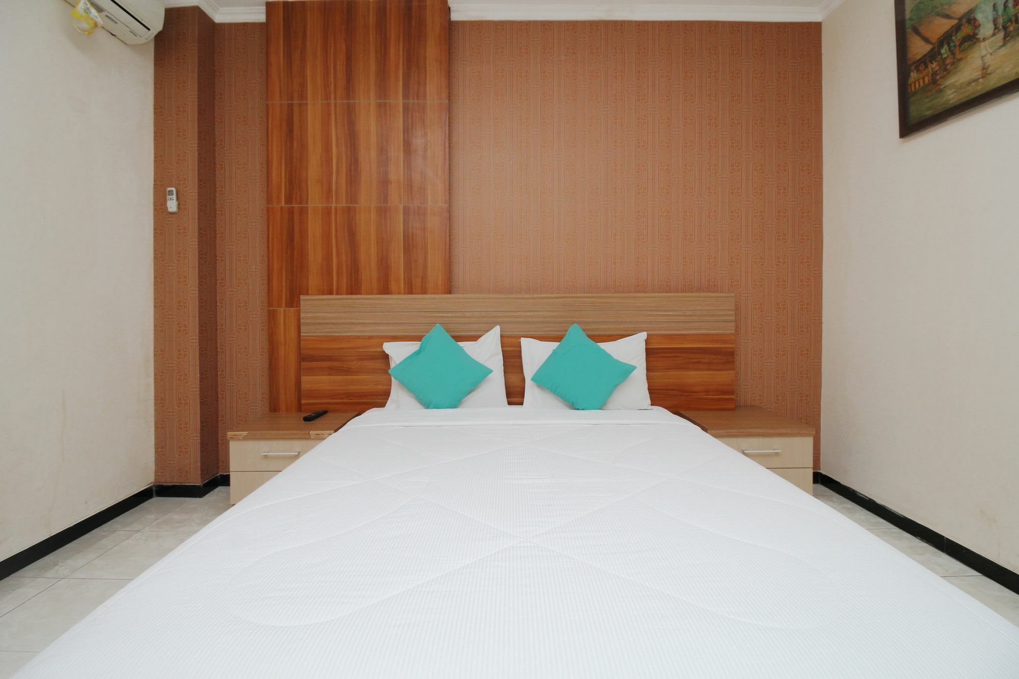 Myzone Homtel Hotell Semarang Exteriör bild