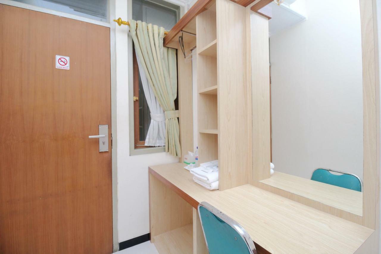 Myzone Homtel Hotell Semarang Exteriör bild