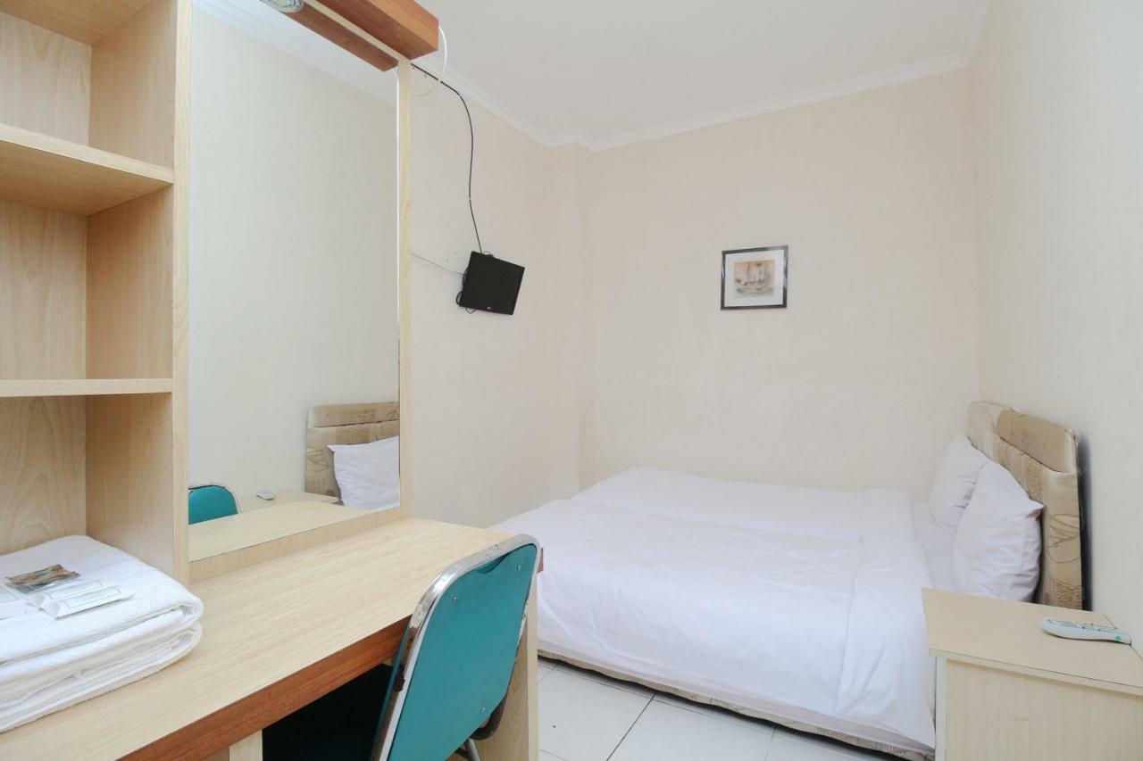Myzone Homtel Hotell Semarang Exteriör bild